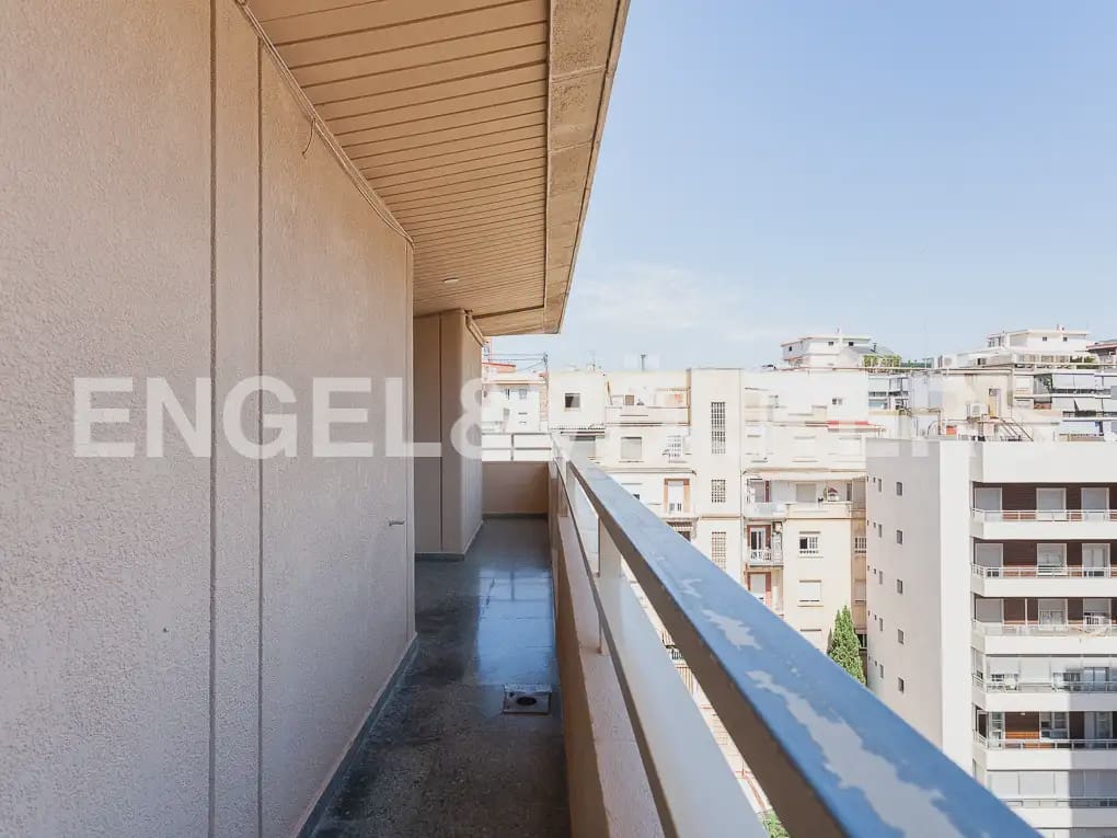 4 quarto Apartamento para arrendar em Valencia cidade com garagem - 2 300 € (Ref: 9897624)