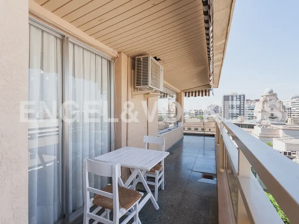 4 quarto Apartamento para arrendar em Valencia cidade com garagem - 2 300 € (Ref: 9897624)