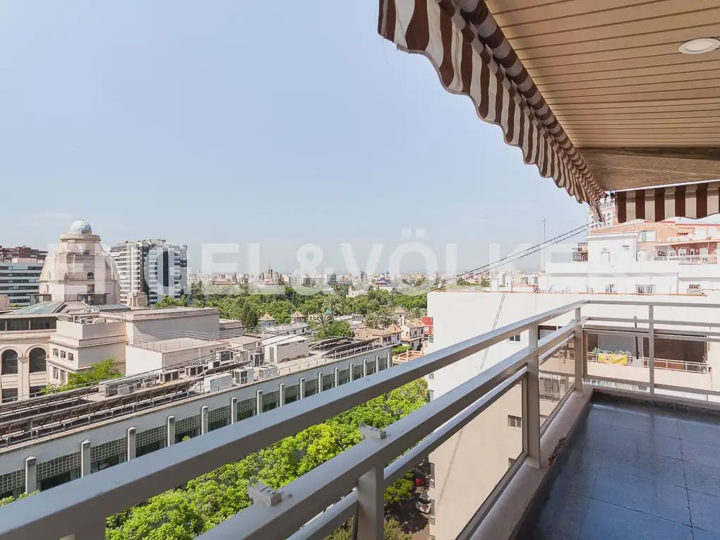 4 quarto Apartamento para arrendar em Valencia cidade com garagem - 2 300 € (Ref: 9897624)