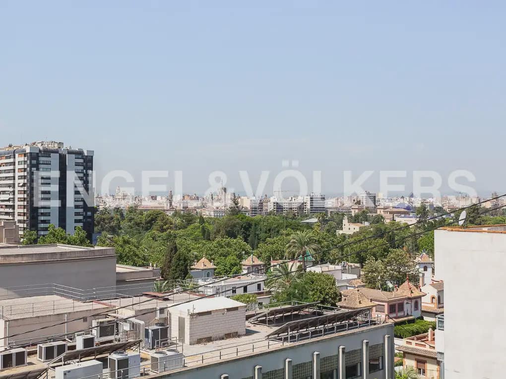 4 quarto Apartamento para arrendar em Valencia cidade com garagem - 2 300 € (Ref: 9897624)