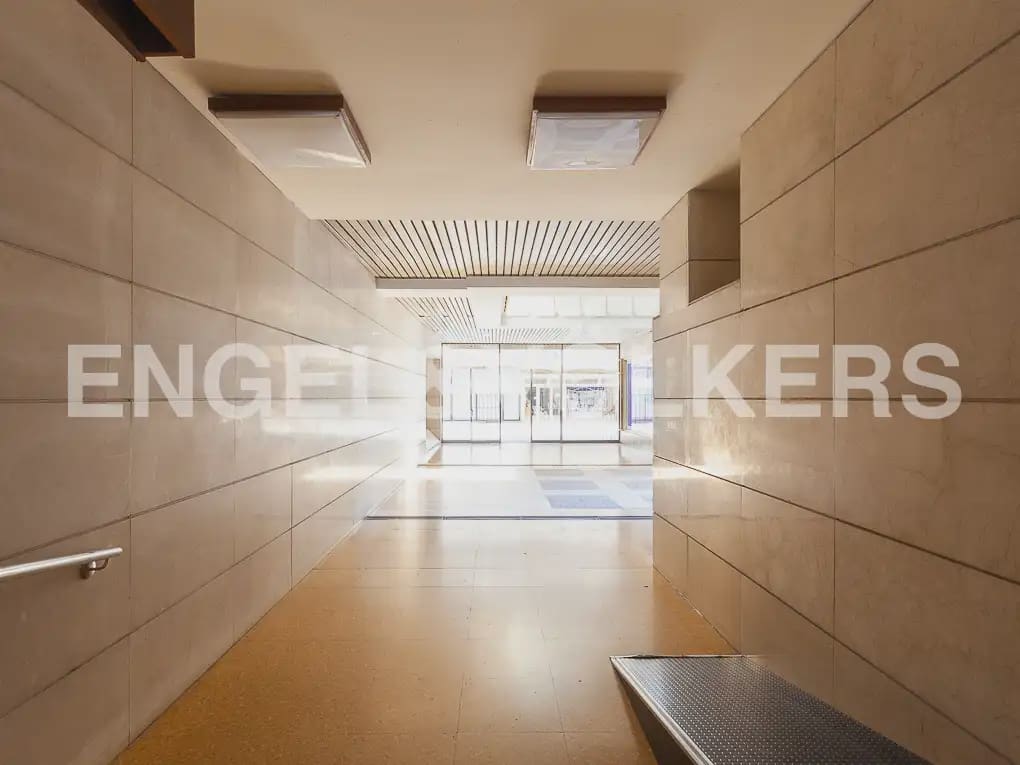 4 quarto Apartamento para arrendar em Valencia cidade com garagem - 2 300 € (Ref: 9897624)