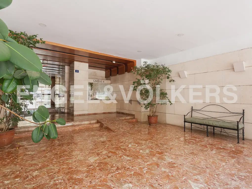4 quarto Apartamento para arrendar em Valencia cidade com garagem - 2 300 € (Ref: 9897624)