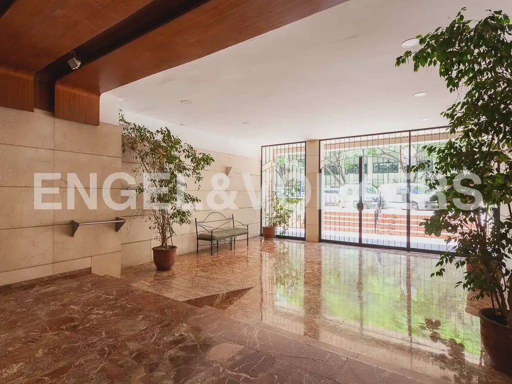 4 quarto Apartamento para arrendar em Valencia cidade com garagem - 2 300 € (Ref: 9897624)
