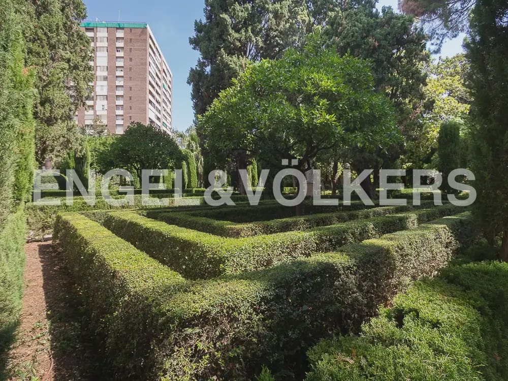 4 quarto Apartamento para arrendar em Valencia cidade com garagem - 2 300 € (Ref: 9897624)