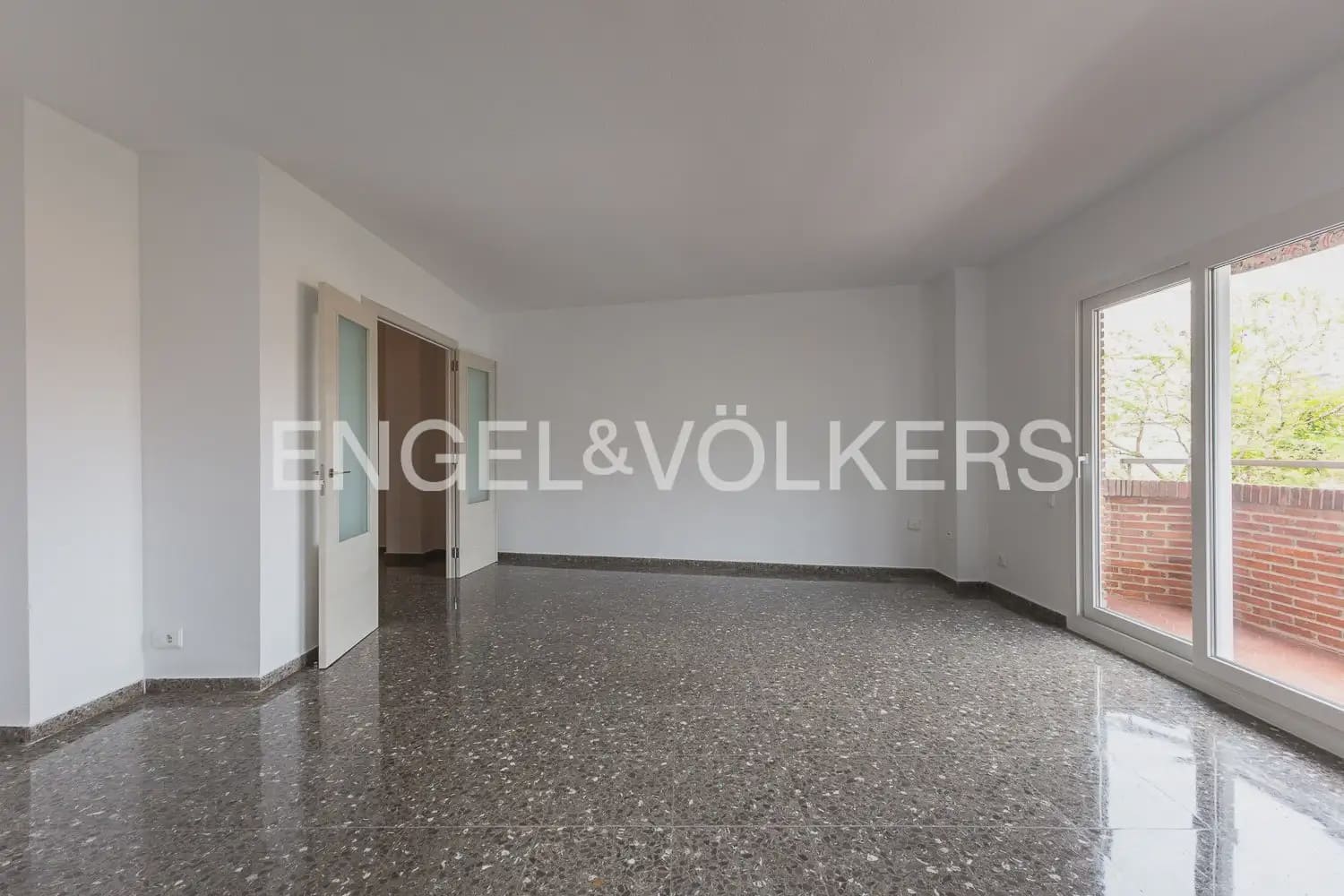 4 sovrum Lägenhet att hyra i Valencia stad - 1 850 € (Ref: 9897626)