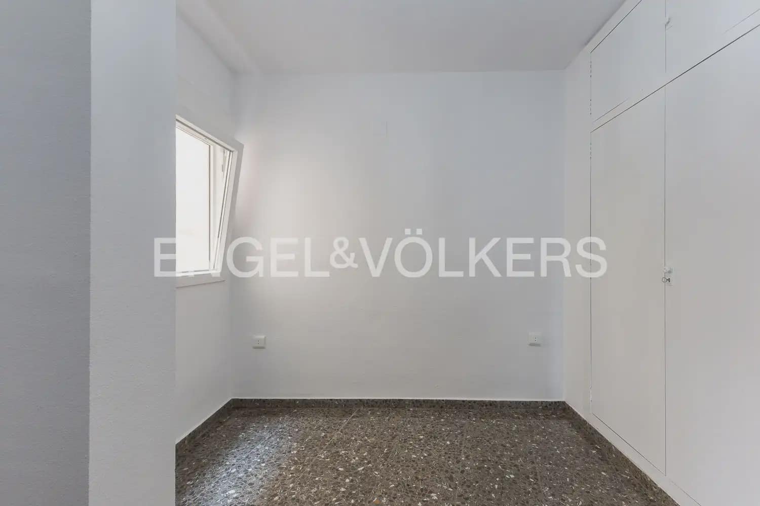 4 sovrum Lägenhet att hyra i Valencia stad - 1 850 € (Ref: 9897626)