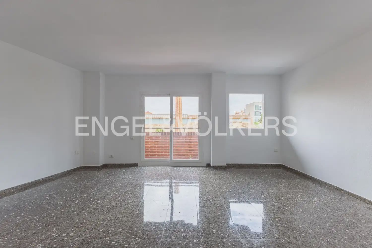 4 sovrum Lägenhet att hyra i Valencia stad - 1 850 € (Ref: 9897626)