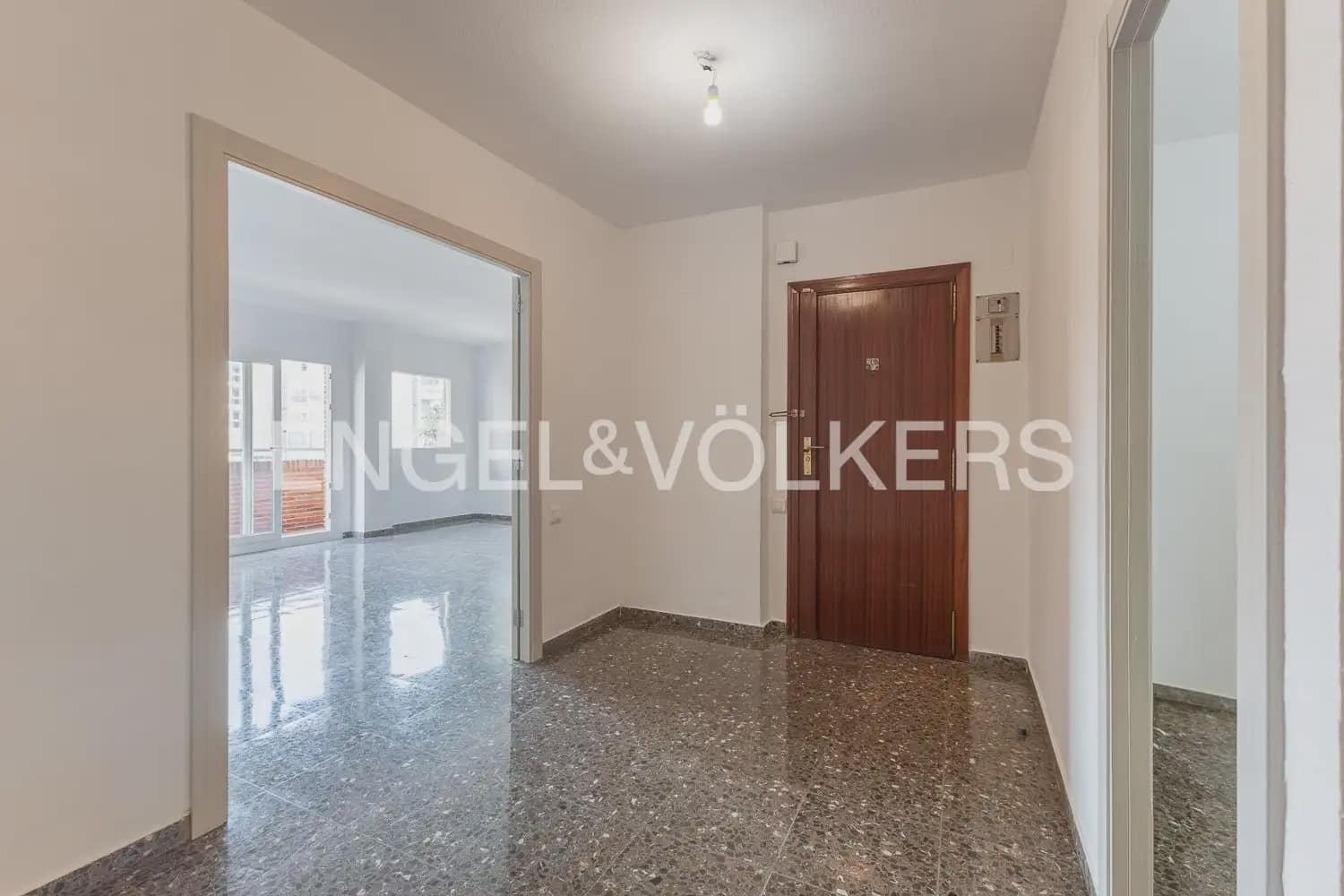 4 sovrum Lägenhet att hyra i Valencia stad - 1 850 € (Ref: 9897626)