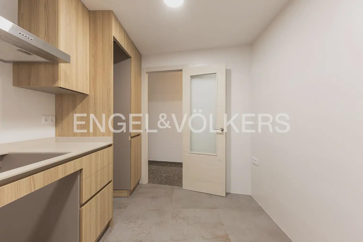 4 sovrum Lägenhet att hyra i Valencia stad - 1 850 € (Ref: 9897626)