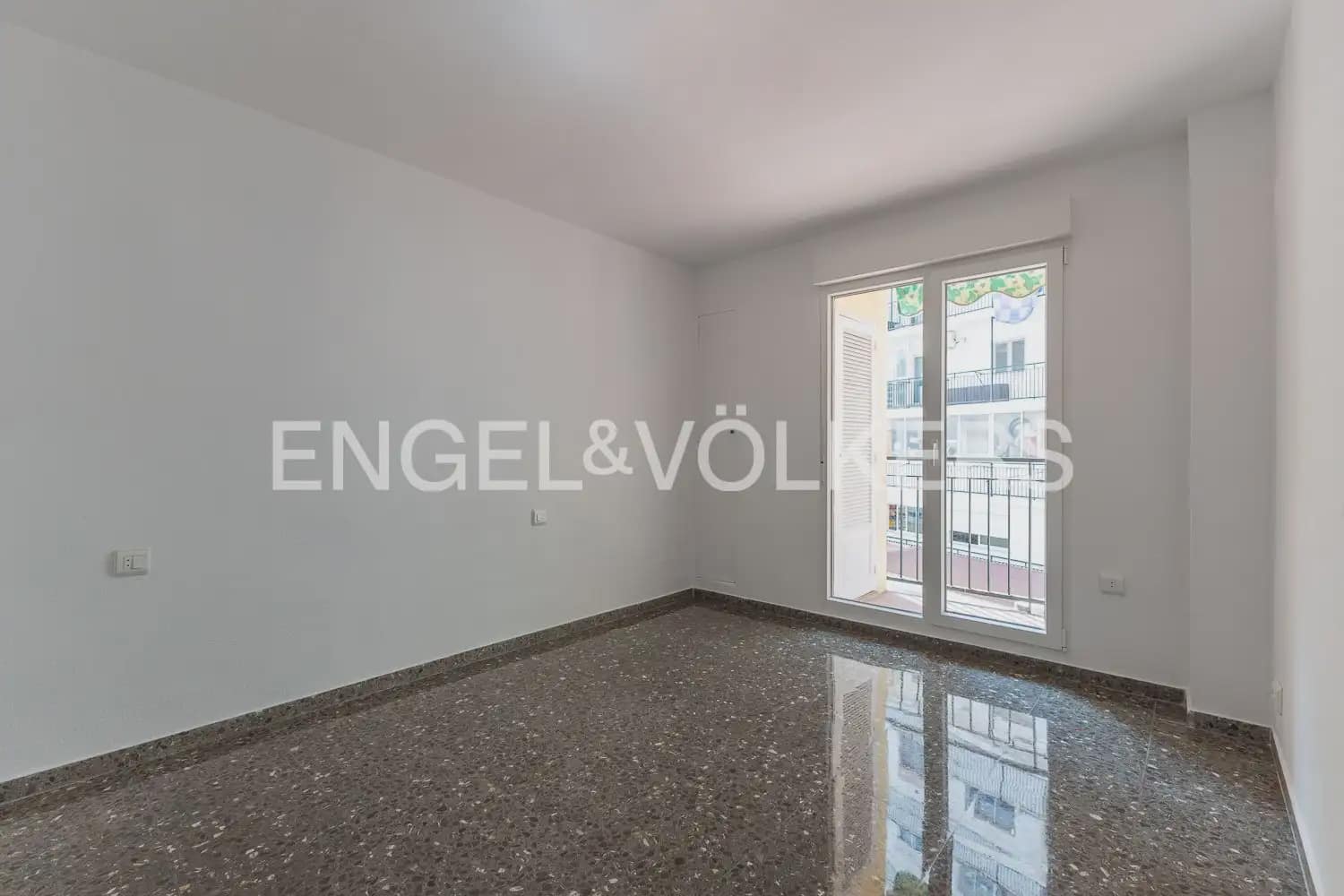 4 sovrum Lägenhet att hyra i Valencia stad - 1 850 € (Ref: 9897626)