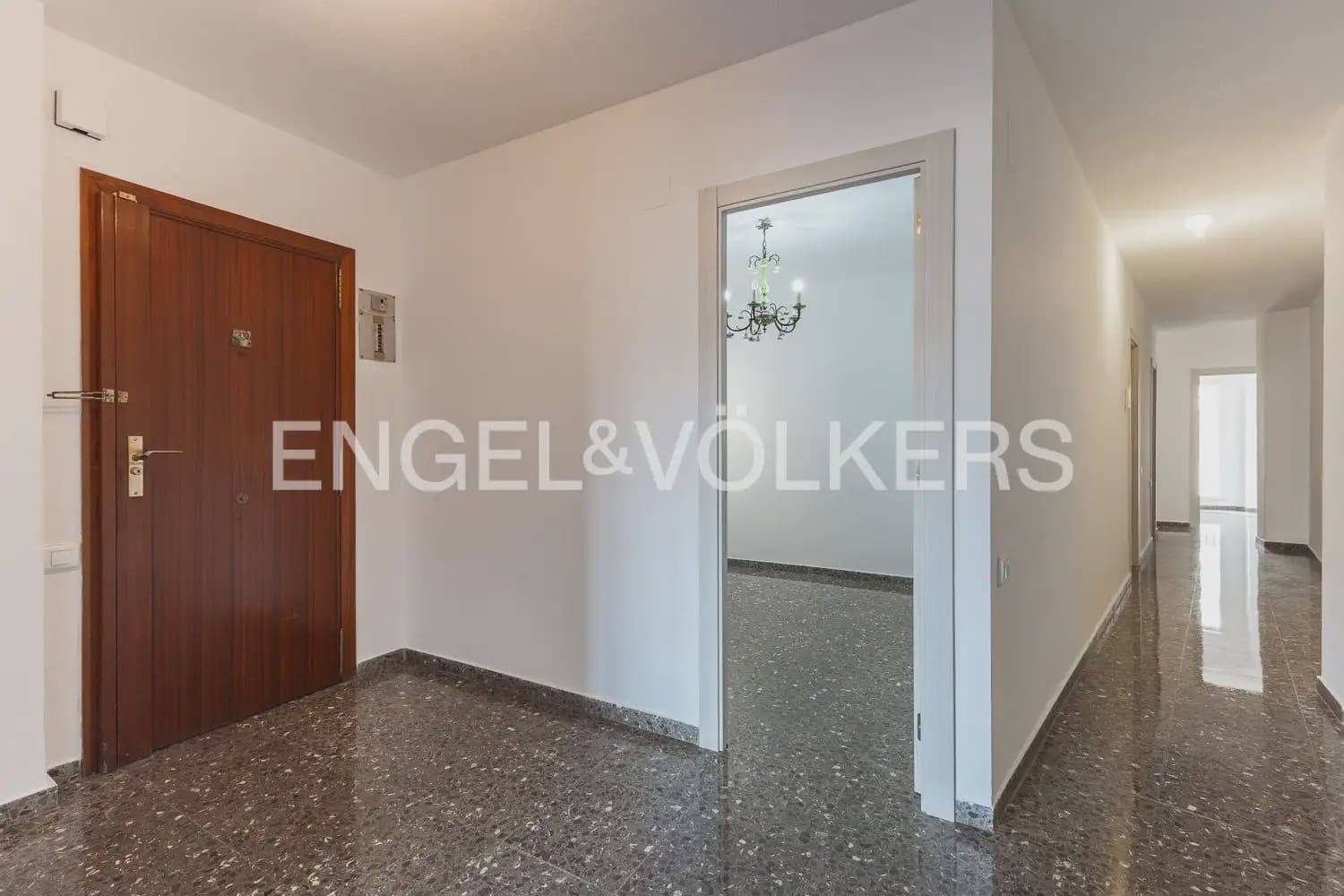 4 sovrum Lägenhet att hyra i Valencia stad - 1 850 € (Ref: 9897626)