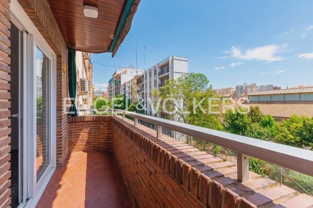 4 sovrum Lägenhet att hyra i La Petxina, Valencia stad - 1 850 € (Ref: 9897626)