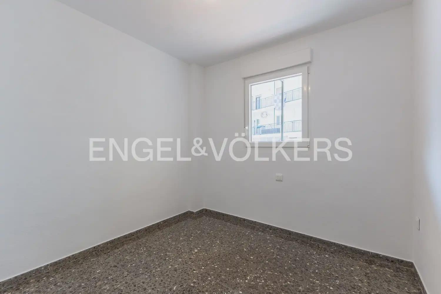 4 sovrum Lägenhet att hyra i Valencia stad - 1 850 € (Ref: 9897626)