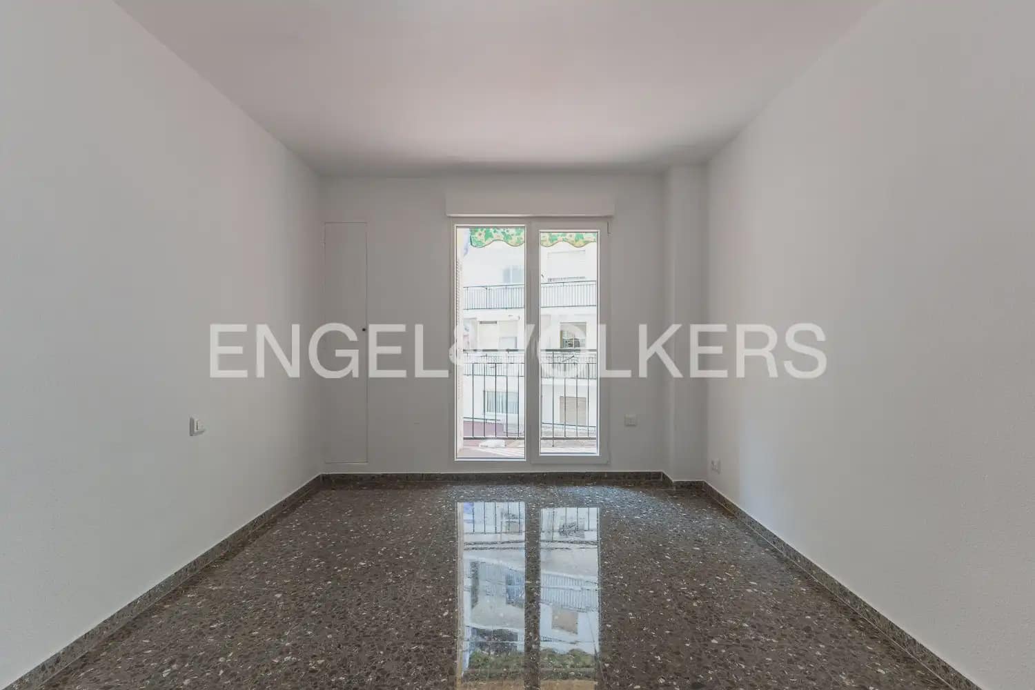 4 sovrum Lägenhet att hyra i Valencia stad - 1 850 € (Ref: 9897626)