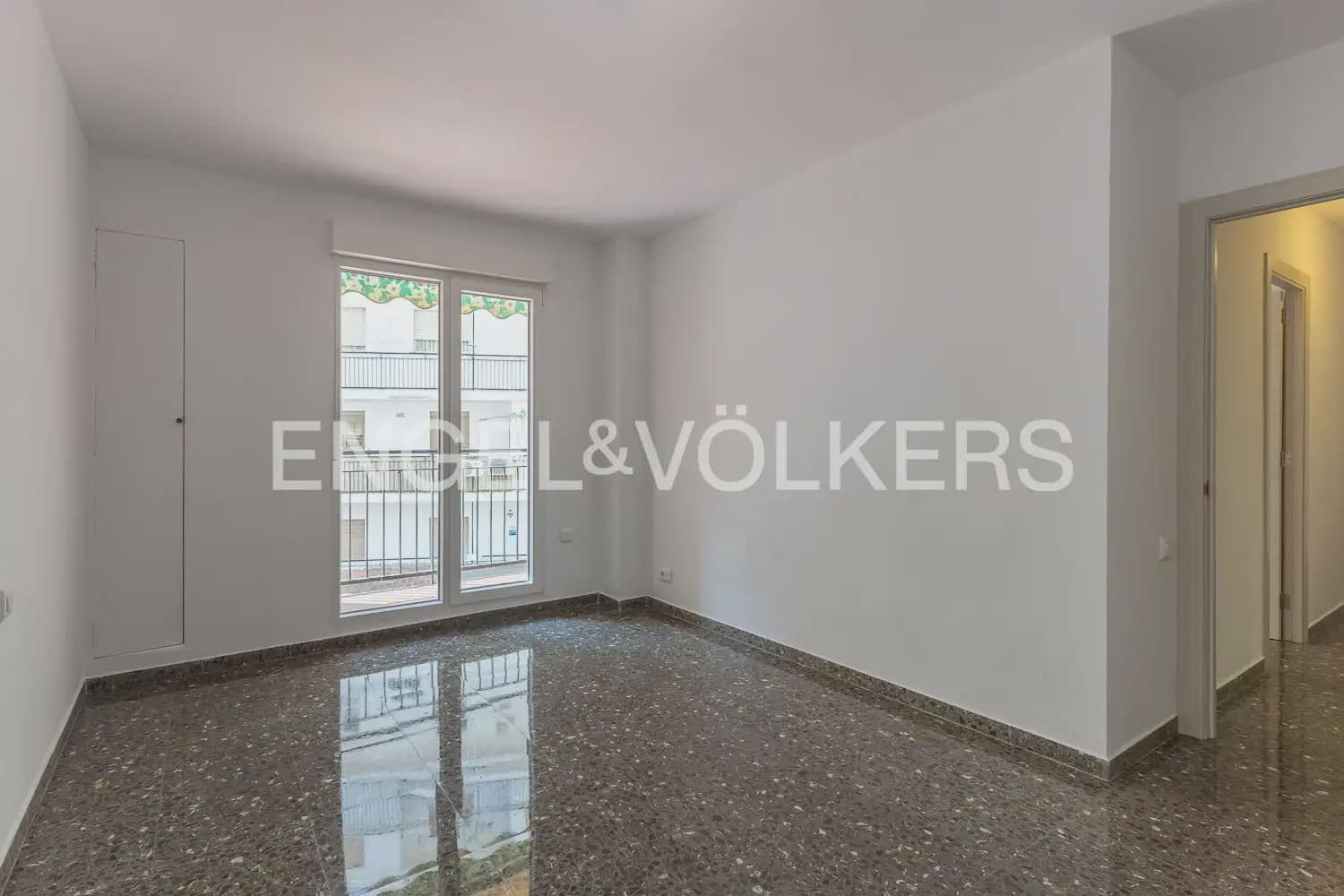 4 sovrum Lägenhet att hyra i Valencia stad - 1 850 € (Ref: 9897626)