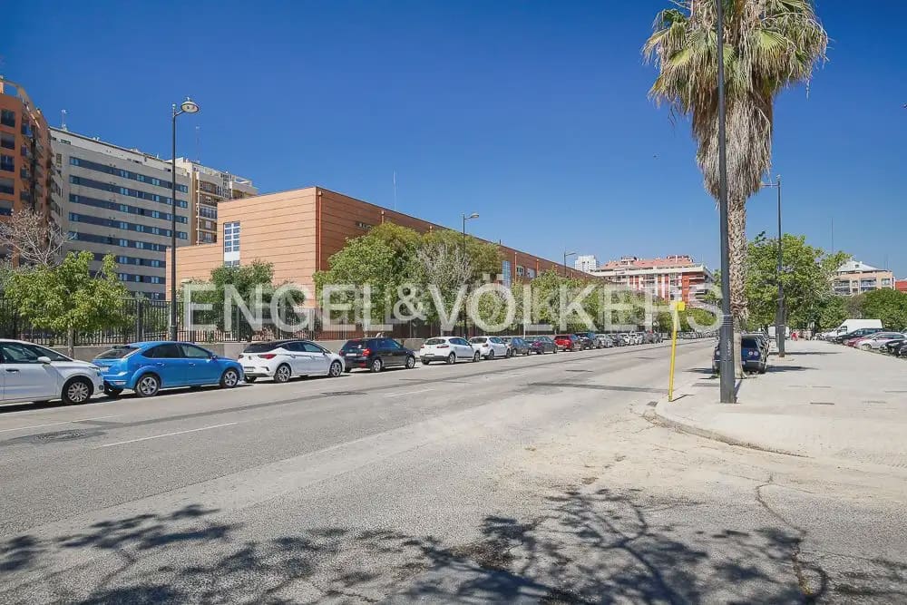 4 makuuhuone Asunto vuokrattavana paikassa Valencia kaupunki - 2 000 € (Ref: 9897630)