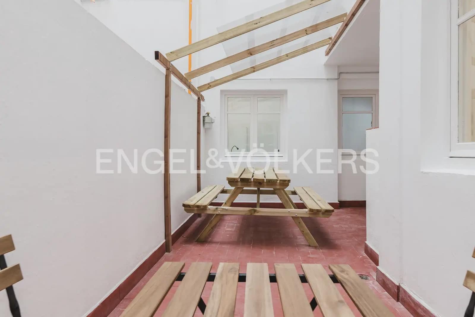 4 makuuhuone Asunto vuokrattavana paikassa Valencia kaupunki - 2 000 € (Ref: 9897630)