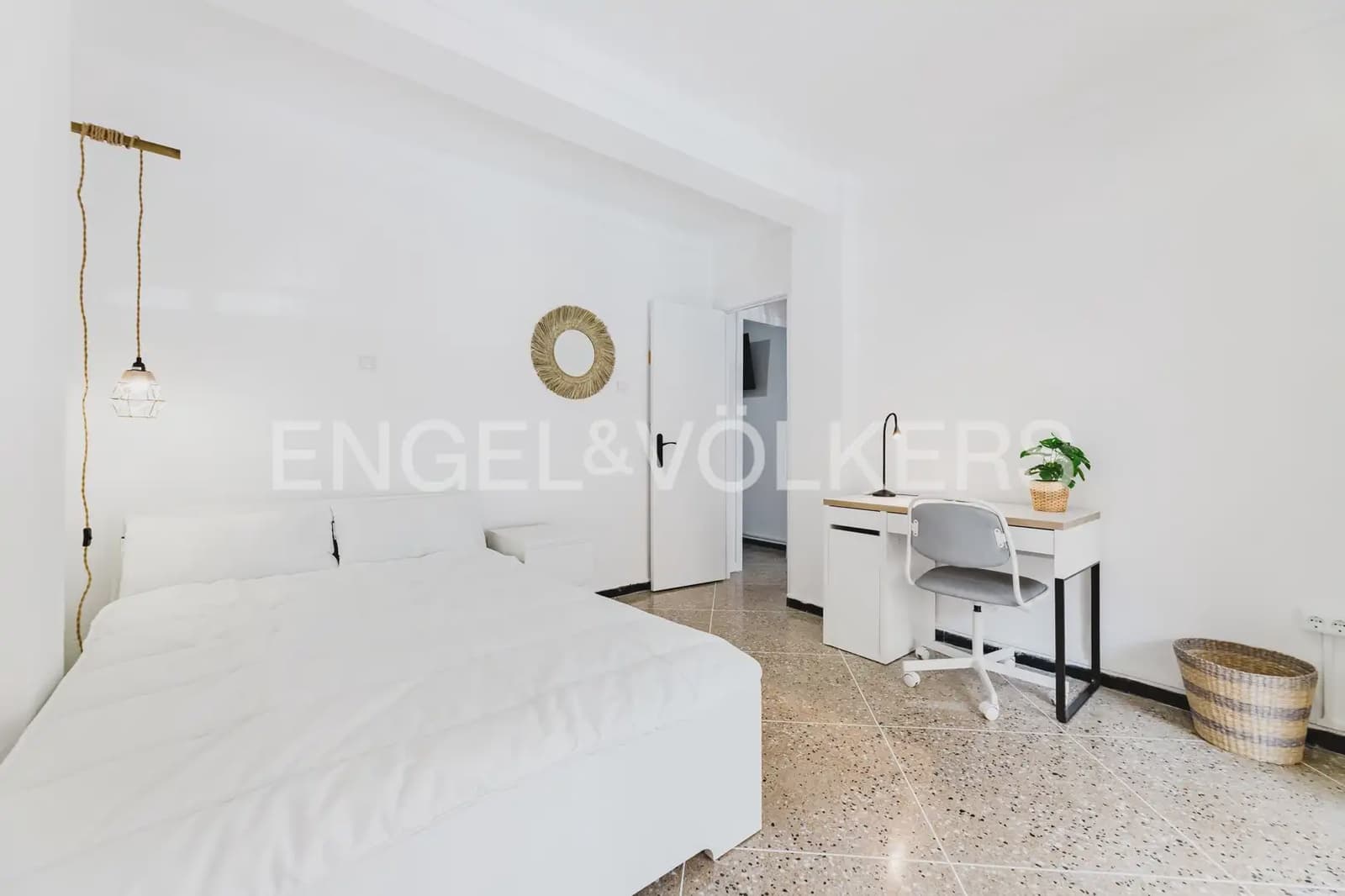 4 makuuhuone Asunto vuokrattavana paikassa Valencia kaupunki - 2 000 € (Ref: 9897630)