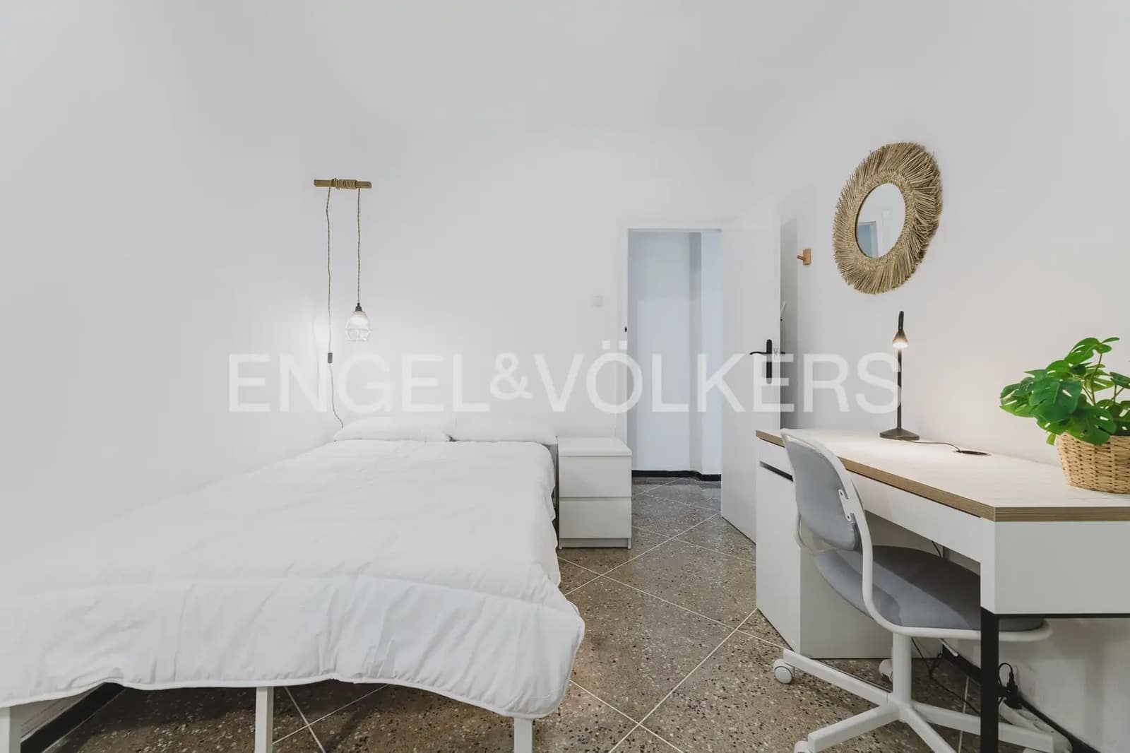 4 makuuhuone Asunto vuokrattavana paikassa Valencia kaupunki - 2 000 € (Ref: 9897630)