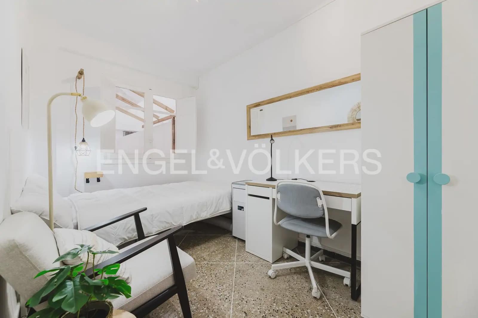 4 makuuhuone Asunto vuokrattavana paikassa Valencia kaupunki - 2 000 € (Ref: 9897630)