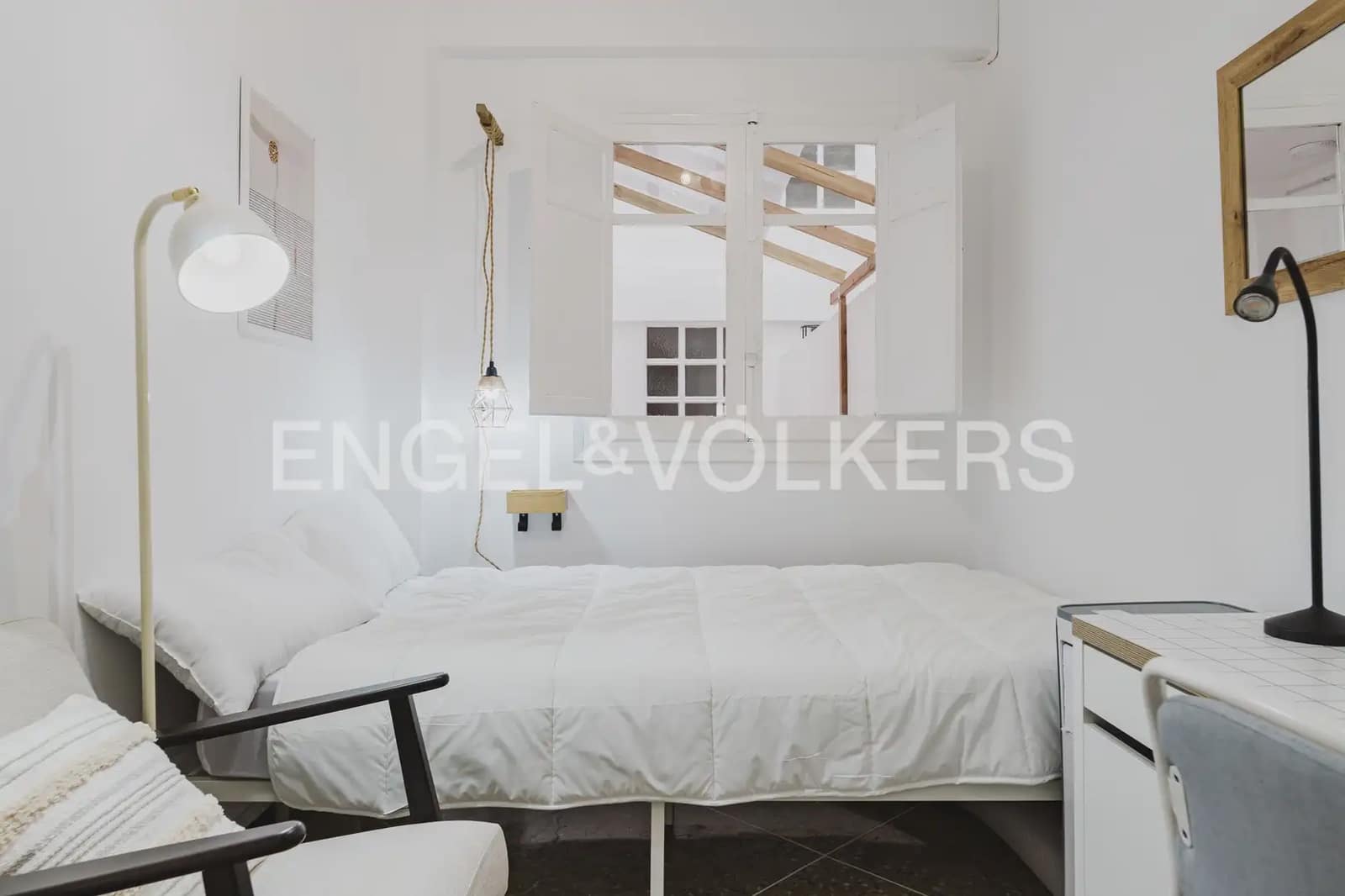 4 makuuhuone Asunto vuokrattavana paikassa Valencia kaupunki - 2 000 € (Ref: 9897630)