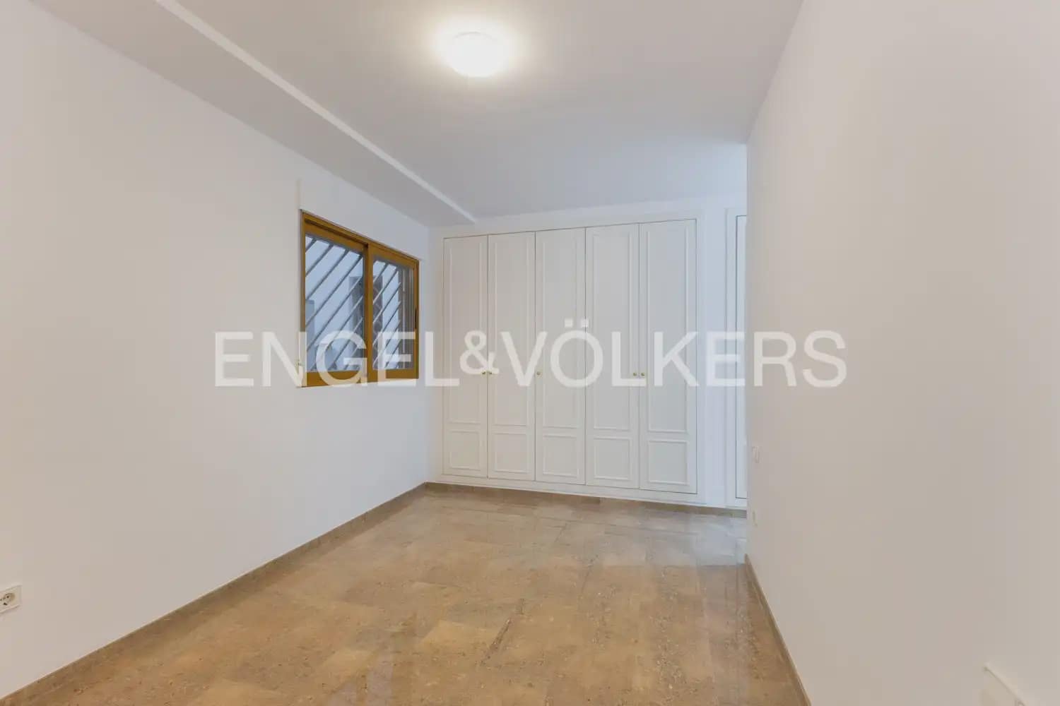 2 makuuhuone Asunto vuokrattavana paikassa Valencia kaupunki mukana uima-altaan 
autotalli - 1 600 € (Ref: 9897631)