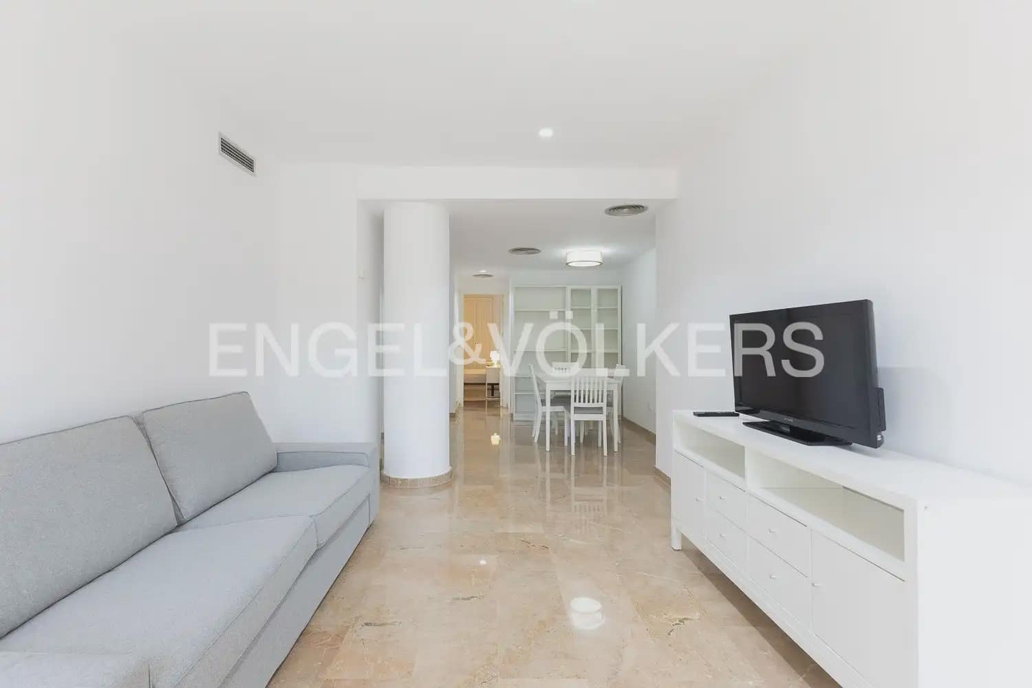 2 bedroom Flat for rent in Valencia city with pool garage - € 1,600 (Ref: 9897631)
