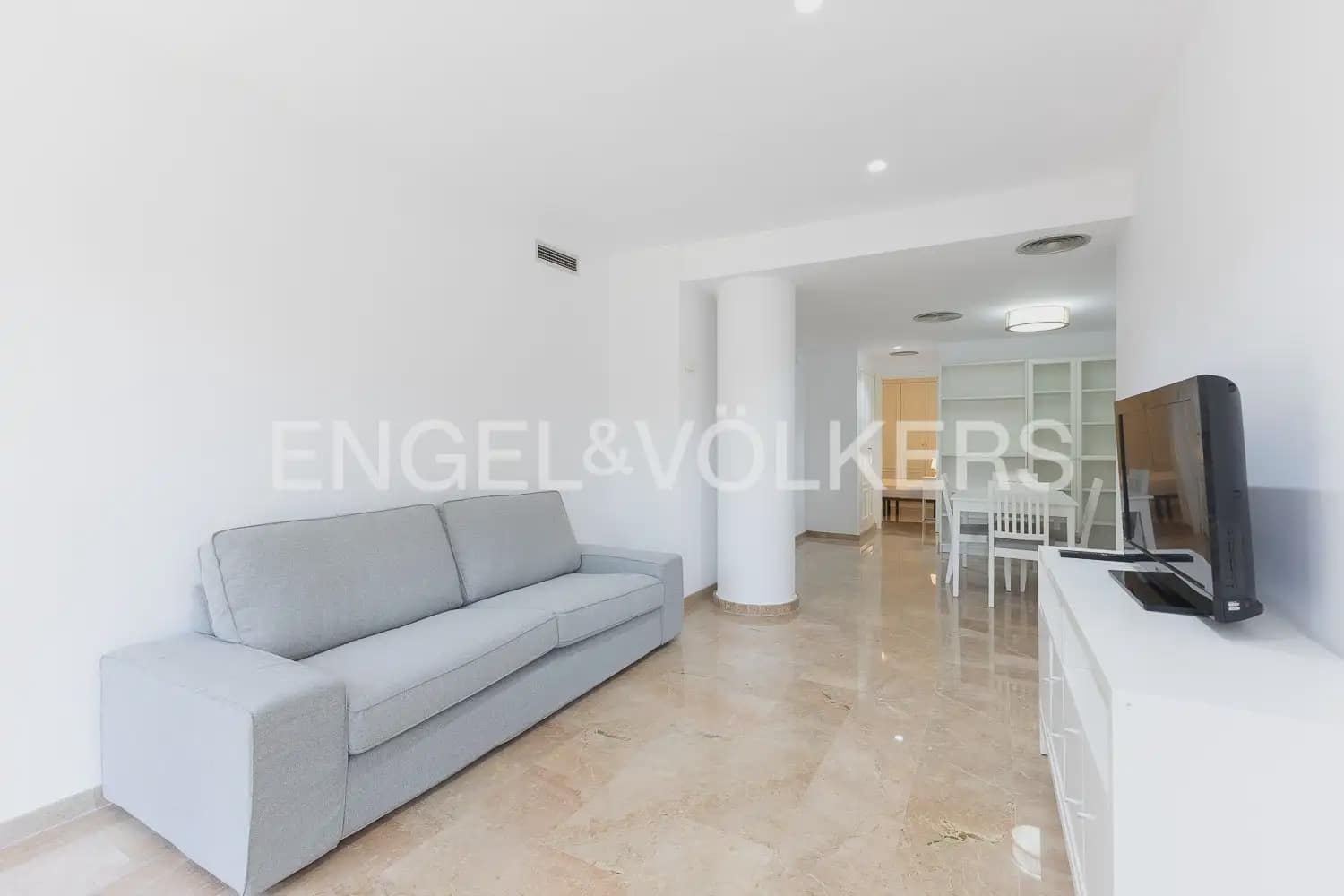2 bedroom Flat for rent in Valencia city with pool garage - € 1,600 (Ref: 9897631)