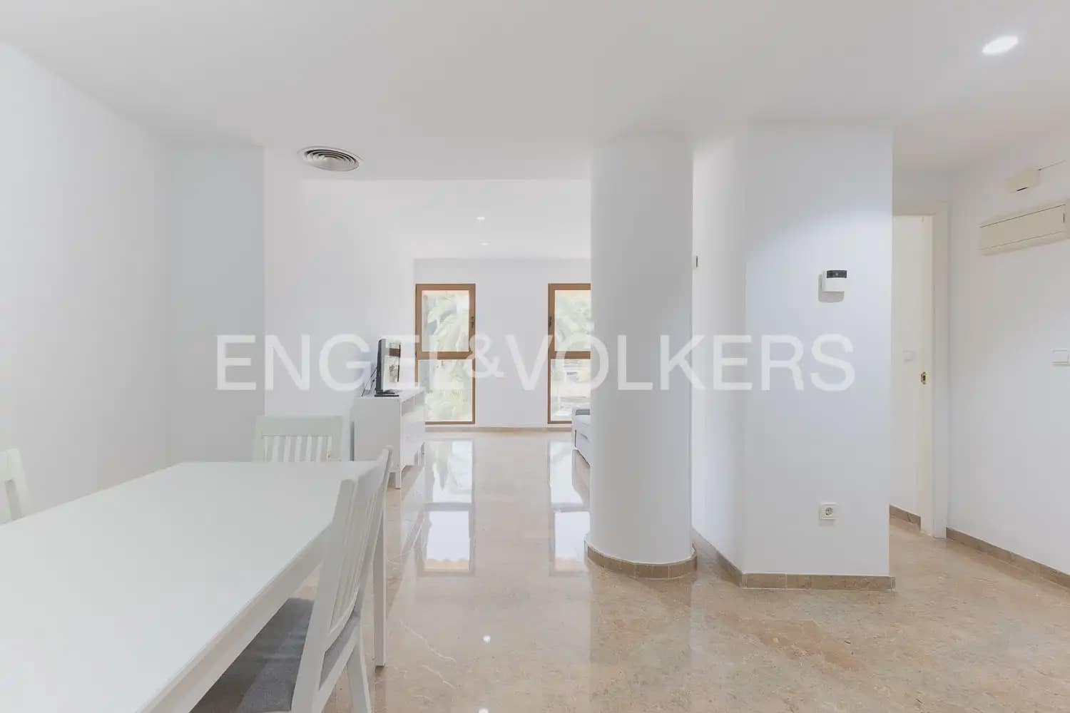 2 bedroom Flat for rent in Valencia city with pool garage - € 1,600 (Ref: 9897631)