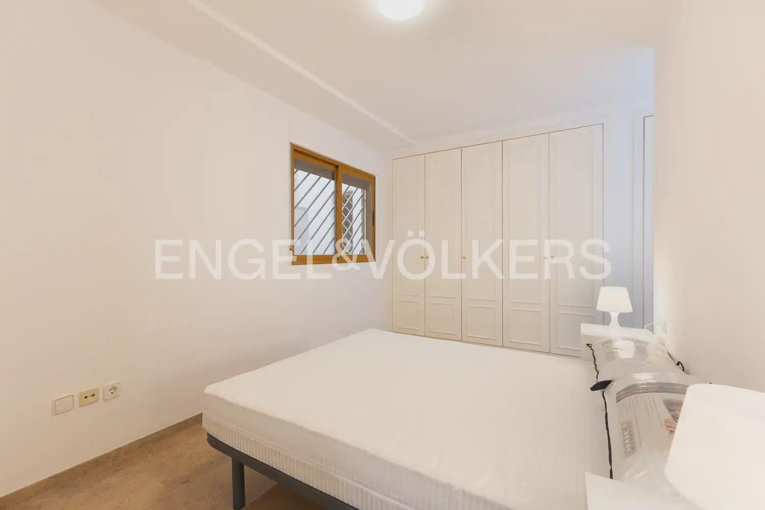 2 bedroom Flat for rent in Valencia city with pool garage - € 1,600 (Ref: 9897631)