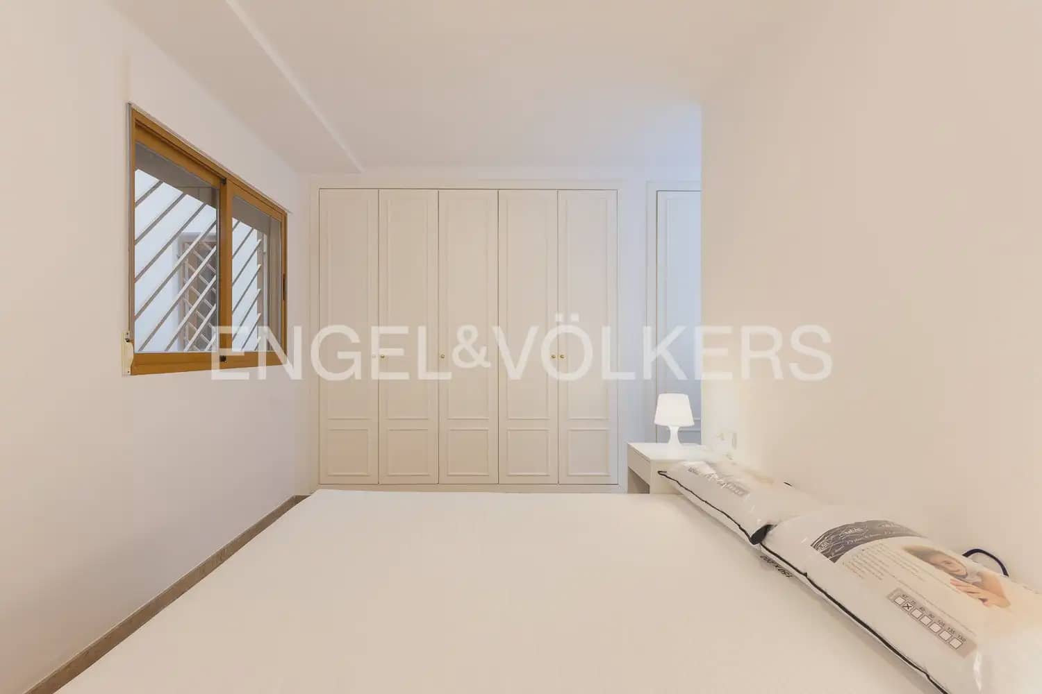 2 bedroom Flat for rent in Valencia city with pool garage - € 1,600 (Ref: 9897631)