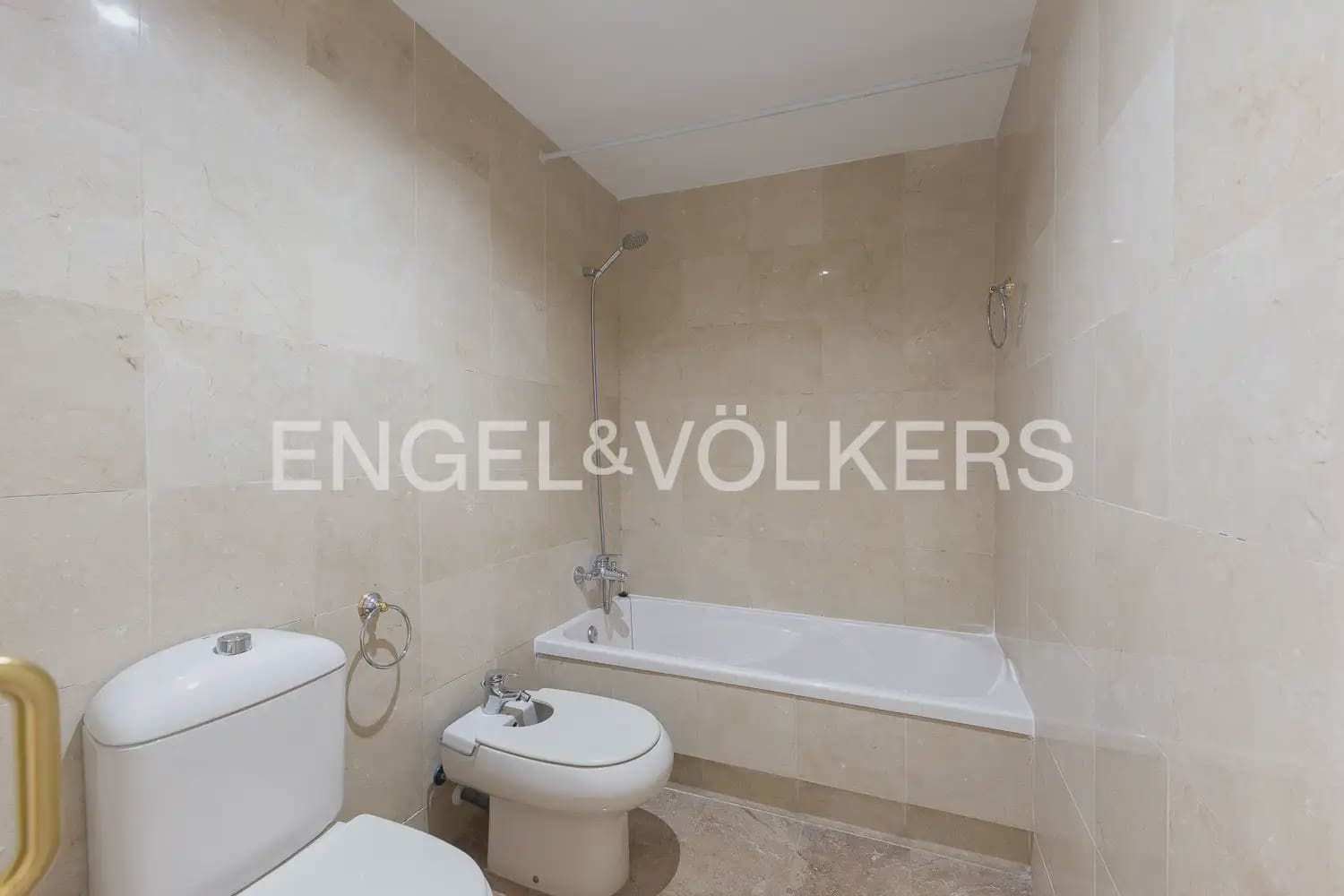 2 bedroom Flat for rent in Valencia city with pool garage - € 1,600 (Ref: 9897631)