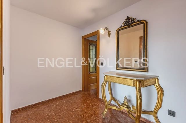 5 slaapkamer Flat te koop in La Vega Baixa, Valencia stad met garage - € 620.000 (Ref: 9897633)