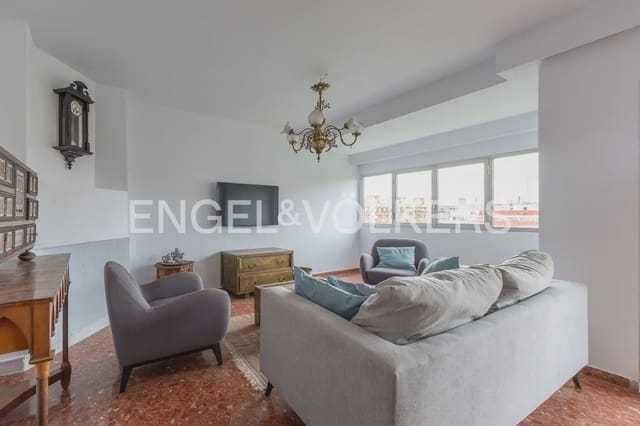 5 slaapkamer Flat te koop in La Vega Baixa, Valencia stad met garage - € 620.000 (Ref: 9897633)