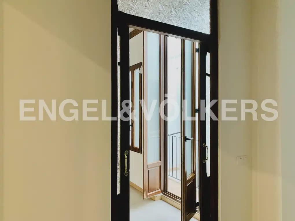 2 bedroom Flat for rent in Valencia city - € 1,350 (Ref: 9897634)