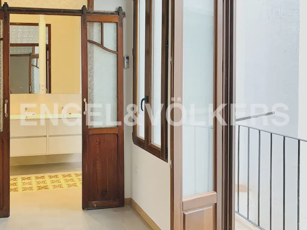 2 bedroom Flat for rent in Valencia city - € 1,350 (Ref: 9897634)