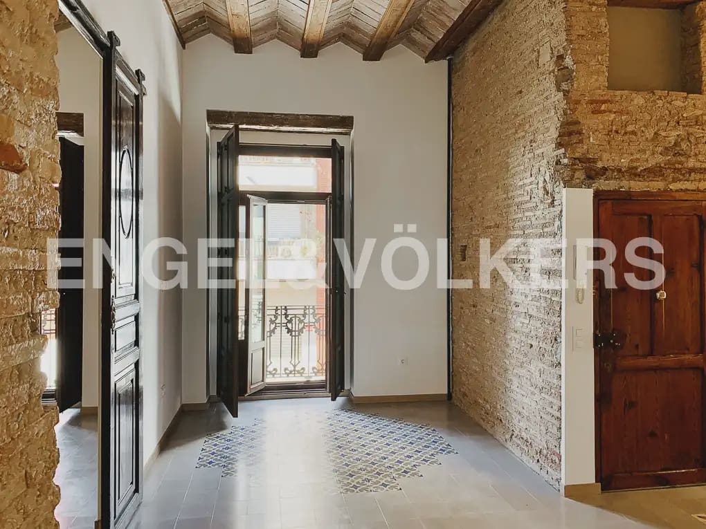 2 bedroom Flat for rent in Valencia city - € 1,350 (Ref: 9897634)