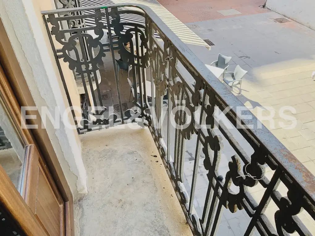 2 bedroom Flat for rent in Valencia city - € 1,350 (Ref: 9897634)