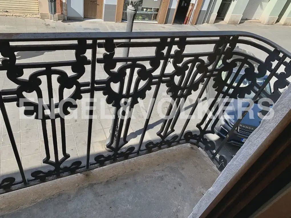 2 bedroom Flat for rent in Valencia city - € 1,350 (Ref: 9897634)
