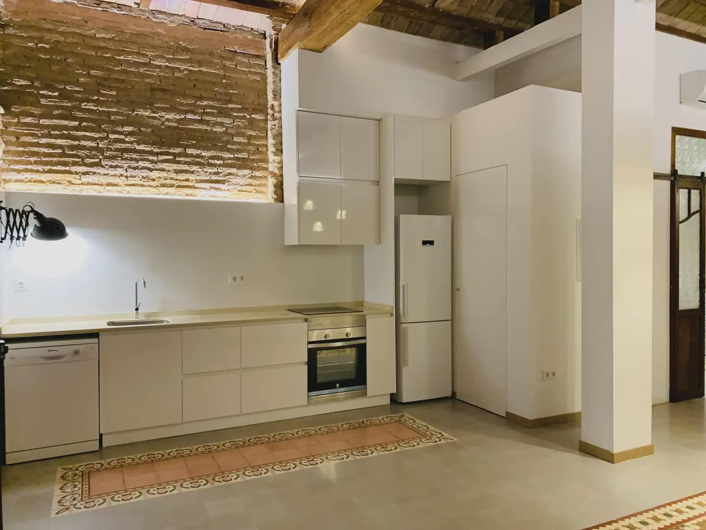 2 bedroom Flat for rent in Valencia city - € 1,350 (Ref: 9897634)
