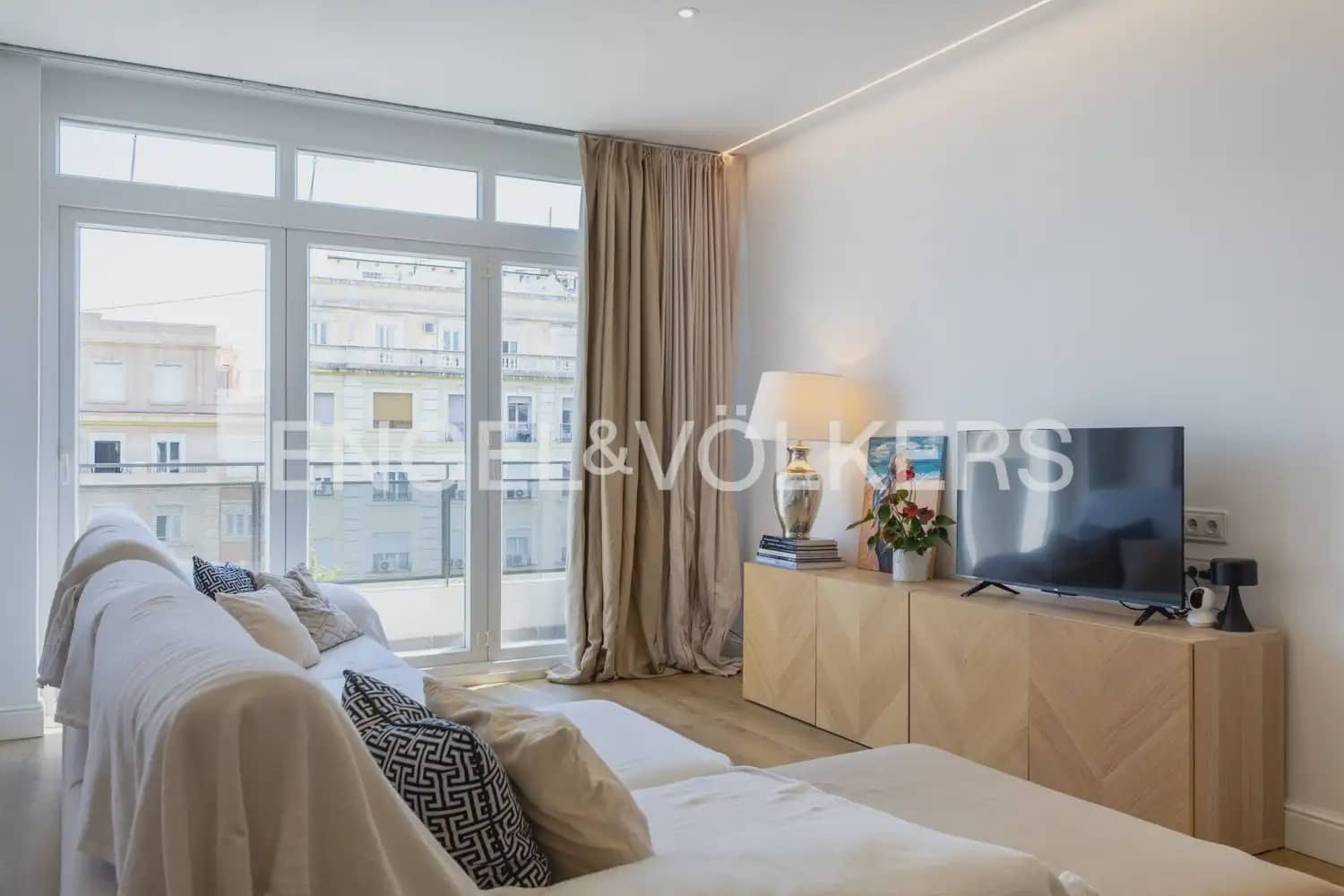 3 Zimmer Wohnung zu verkaufen in Valencia Stadt mit Garage - 795.000 € (Ref: 9897640)