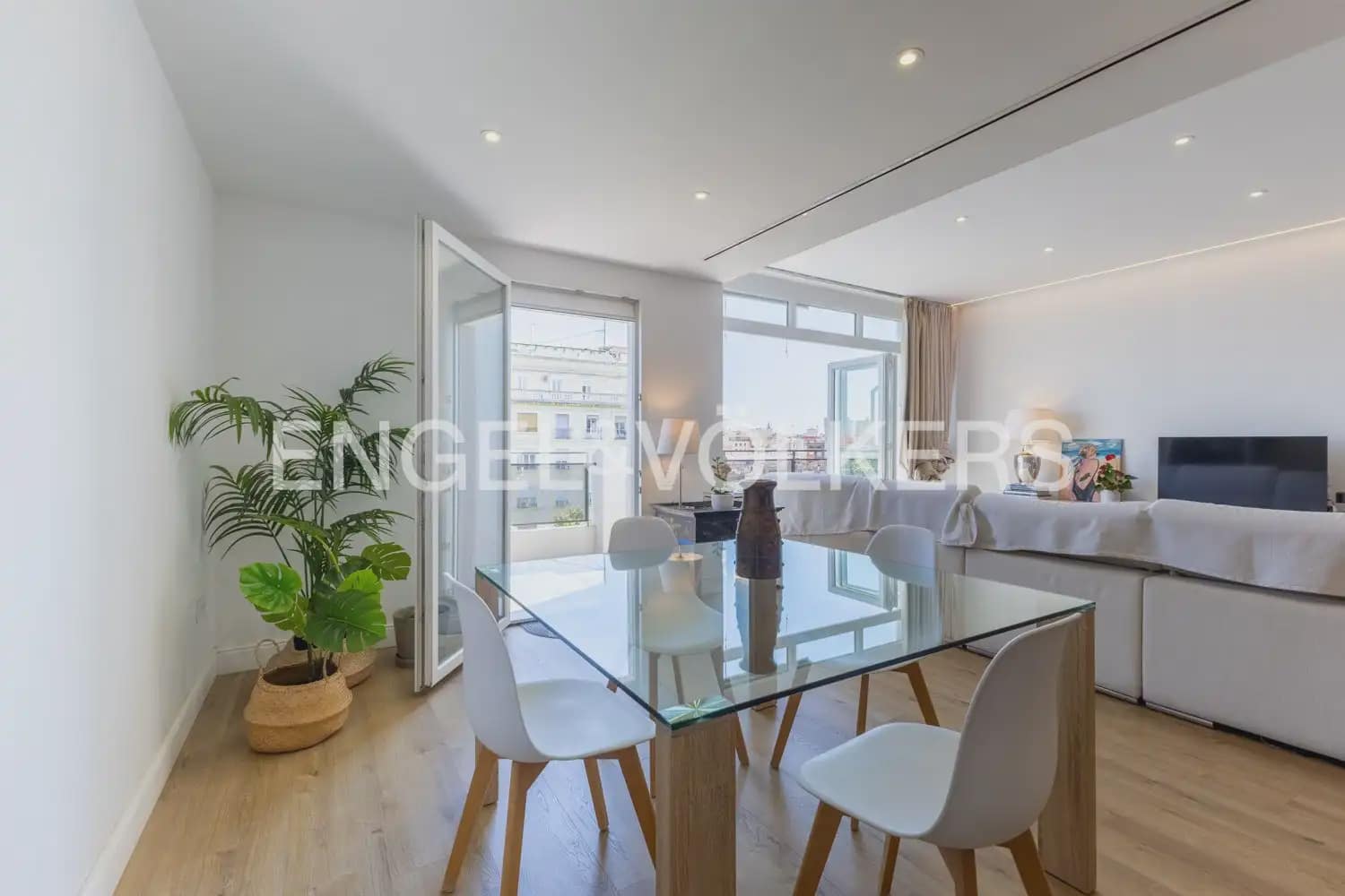 3 Zimmer Wohnung zu verkaufen in Valencia Stadt mit Garage - 795.000 € (Ref: 9897640)