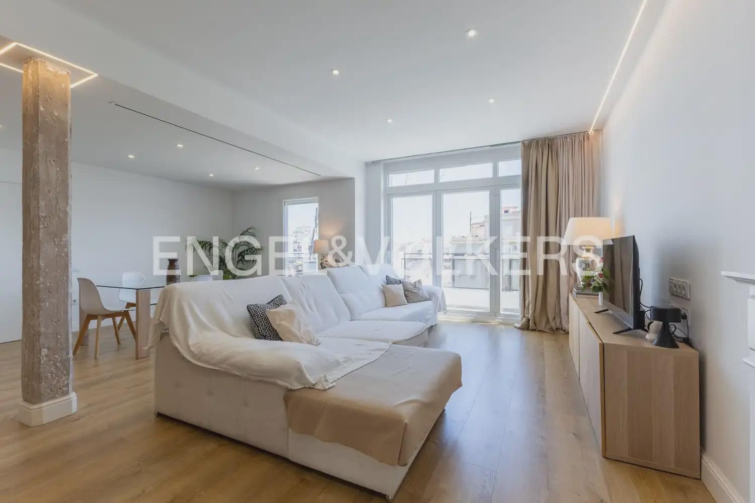 3 Zimmer Wohnung zu verkaufen in Valencia Stadt mit Garage - 795.000 € (Ref: 9897640)