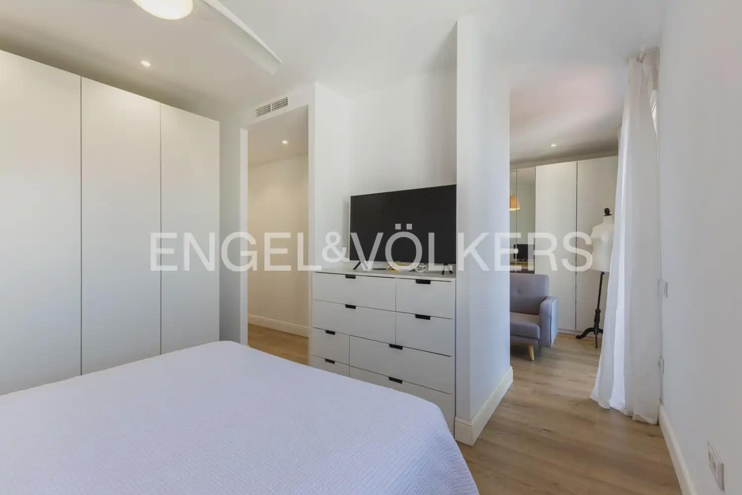 3 Zimmer Wohnung zu verkaufen in Valencia Stadt mit Garage - 795.000 € (Ref: 9897640)