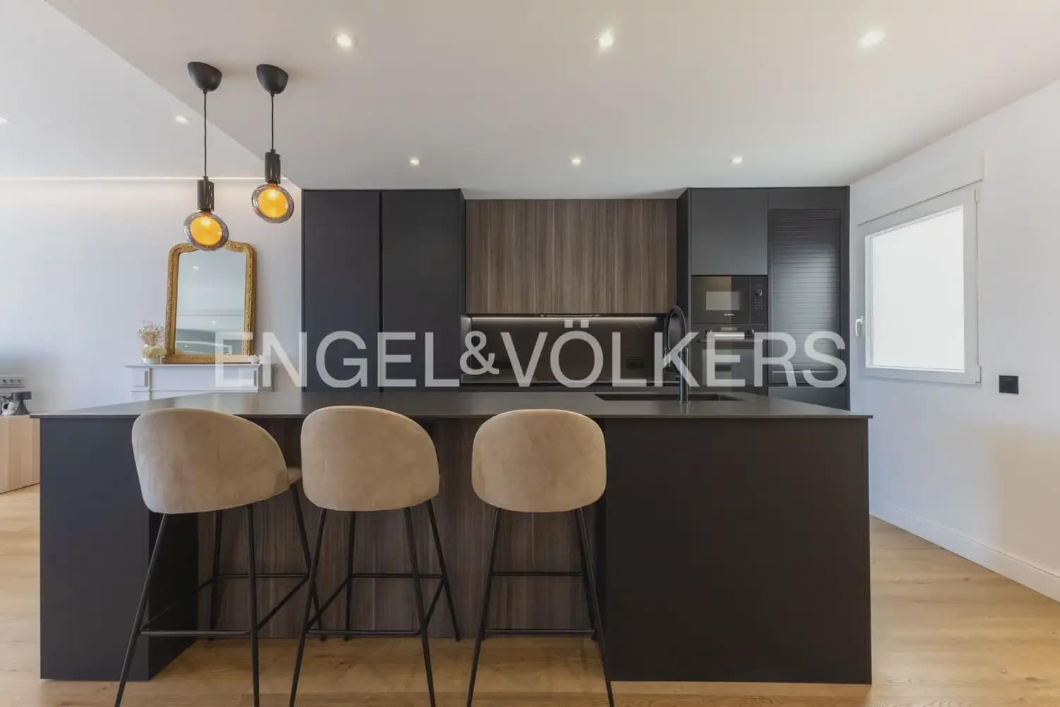 3 Zimmer Wohnung zu verkaufen in Valencia Stadt mit Garage - 795.000 € (Ref: 9897640)