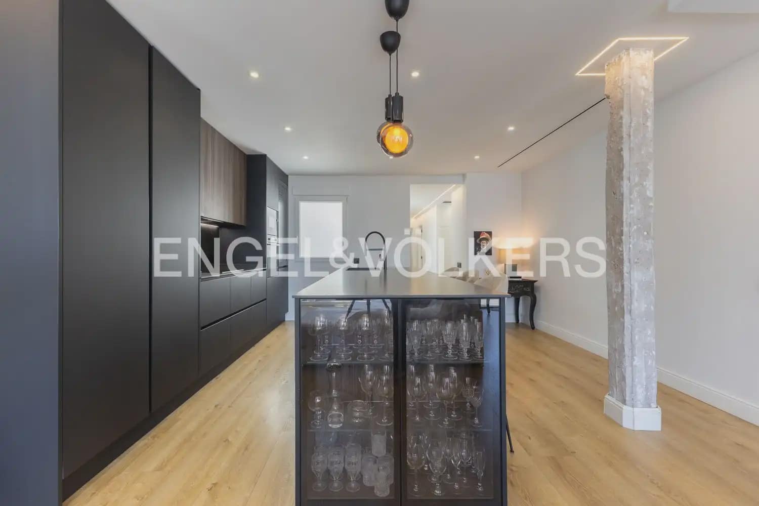 3 Zimmer Wohnung zu verkaufen in Valencia Stadt mit Garage - 795.000 € (Ref: 9897640)