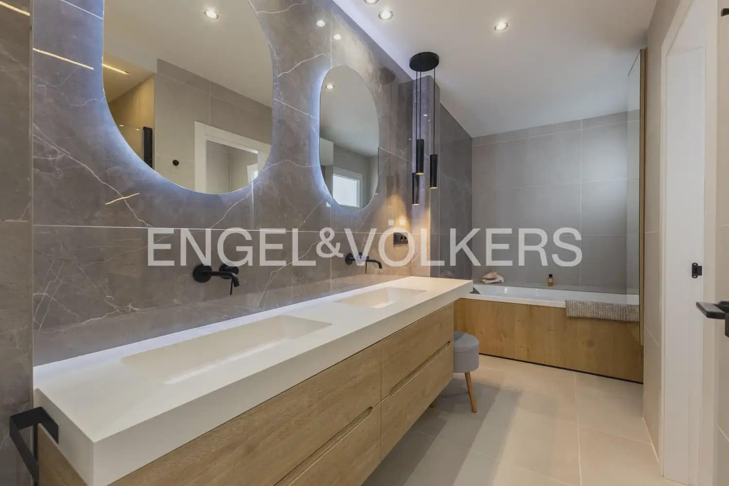 3 Zimmer Wohnung zu verkaufen in Valencia Stadt mit Garage - 795.000 € (Ref: 9897640)