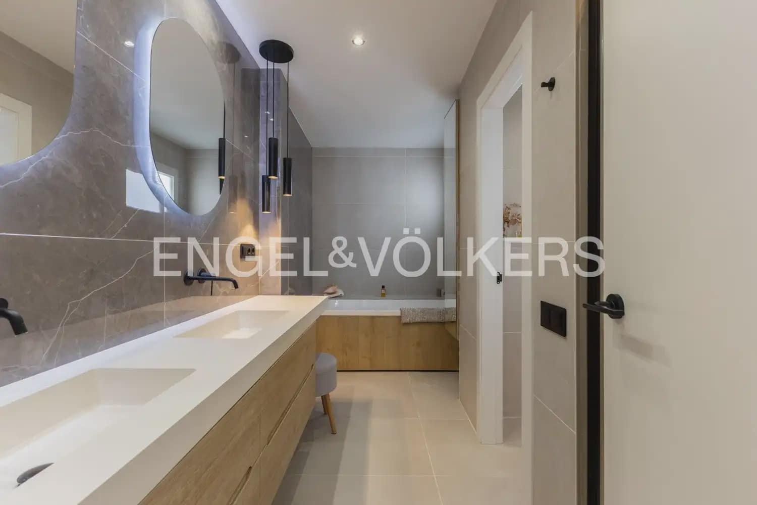 3 Zimmer Wohnung zu verkaufen in Valencia Stadt mit Garage - 795.000 € (Ref: 9897640)