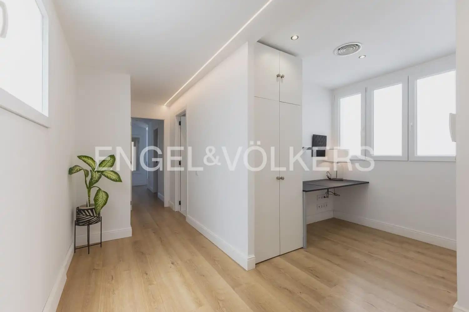 3 Zimmer Wohnung zu verkaufen in Valencia Stadt mit Garage - 795.000 € (Ref: 9897640)