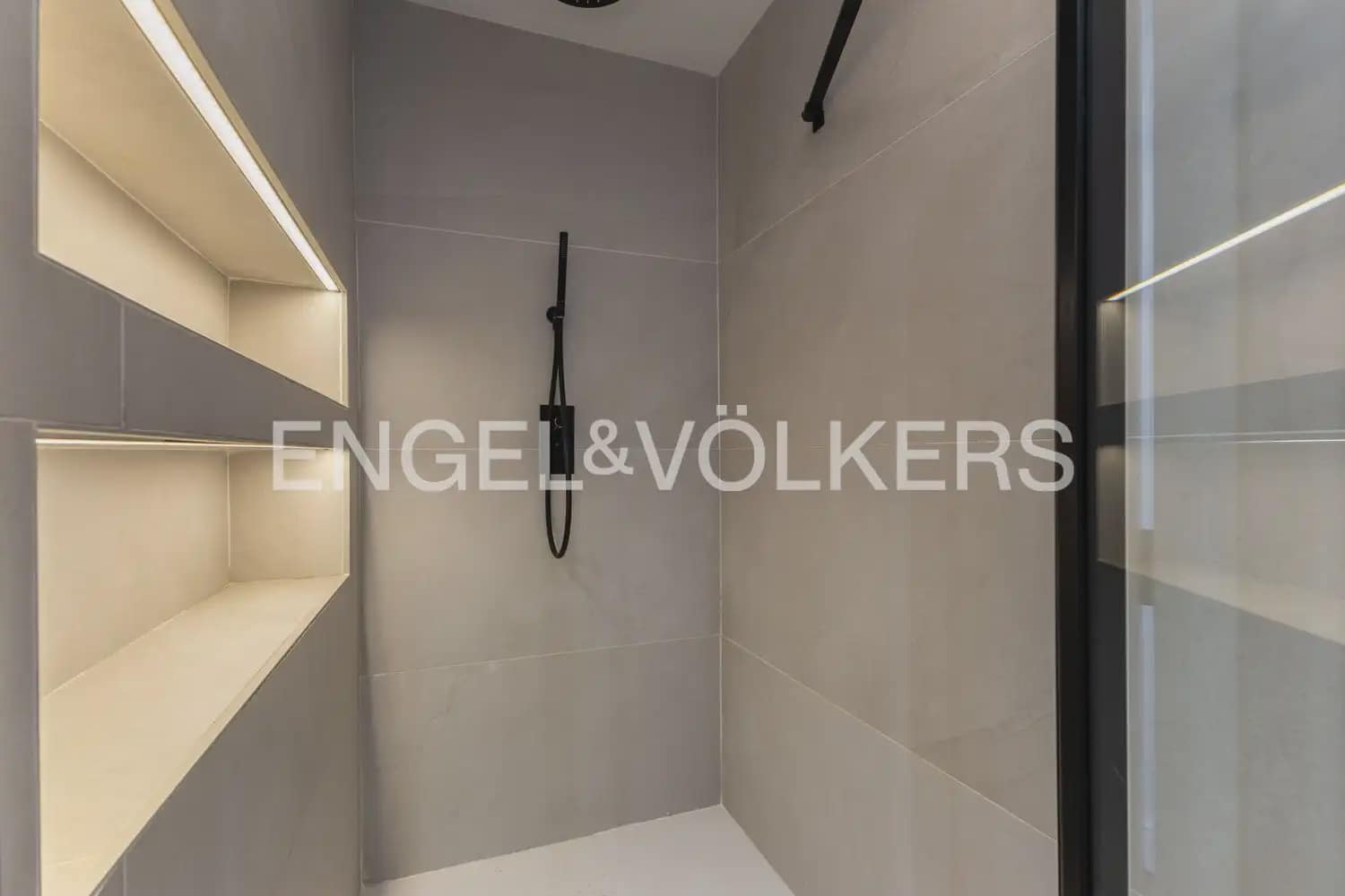 3 Zimmer Wohnung zu verkaufen in Valencia Stadt mit Garage - 795.000 € (Ref: 9897640)